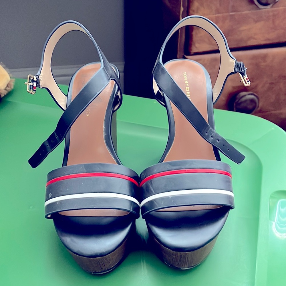 Tommy Hilfiger Women's Kihlan wedges